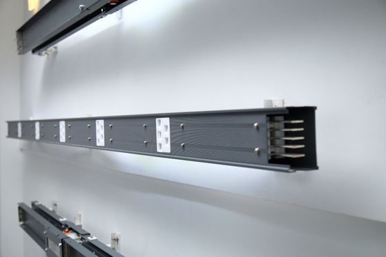 IEC 61439-1 IP54 380V 63A освещая электрическую Адвокатуру меди системы Busway и алюминиевых
